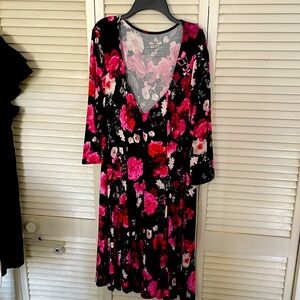 Torrid floral v-neck cotton knit dress with pockets